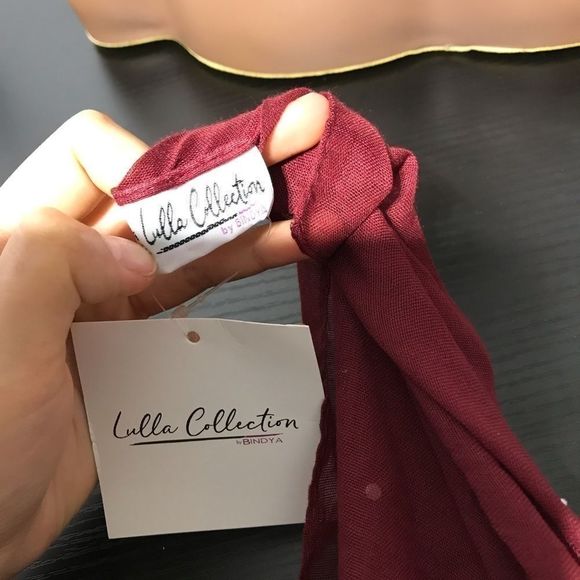 NEW Lulla Collection by Bindya women’s pearl embellished scarf - Picture 3 of 7